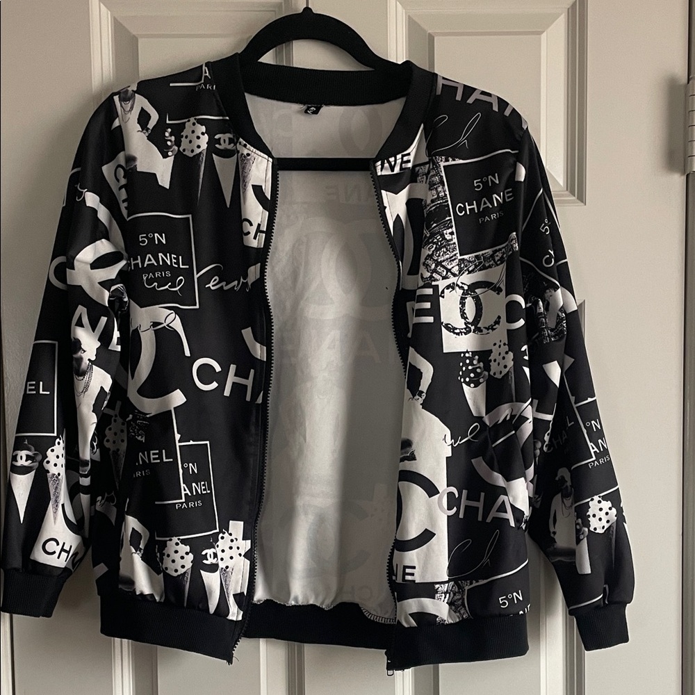 Monochrome Logo light weight jacket